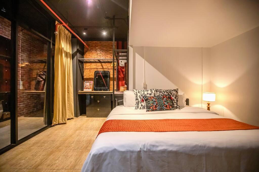 River View - Loft In Great Location *